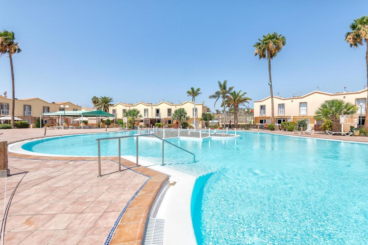 Green Island Holiday San Bartolomé エクステリア 写真